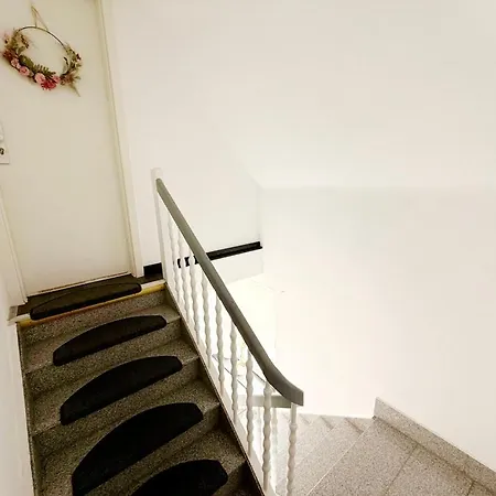 2-zimmer In Appartement *